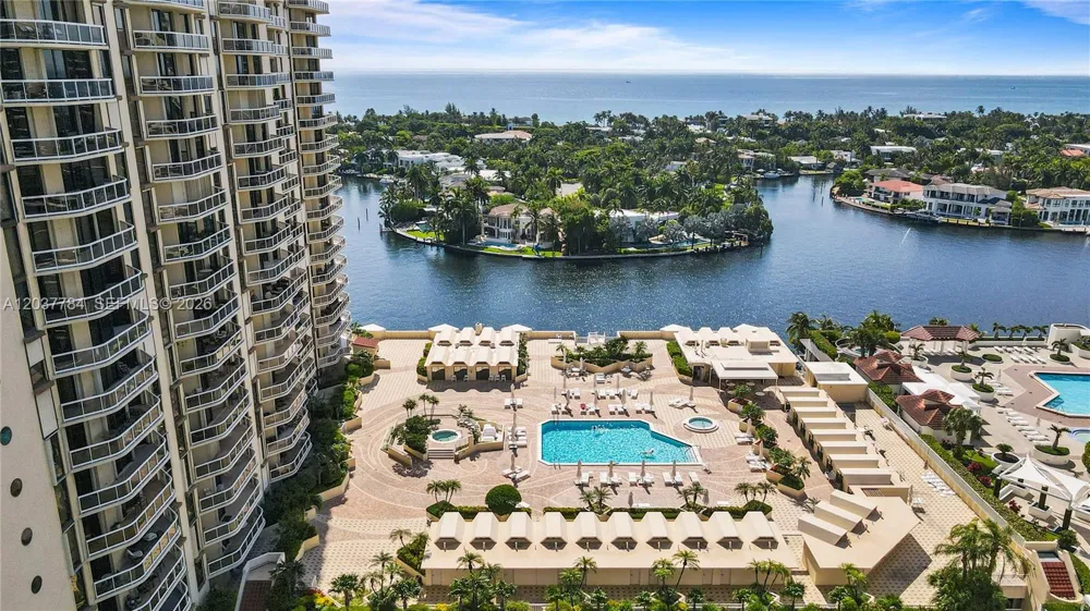 20191 E Country Club Dr #803 Aventura, FL 33180