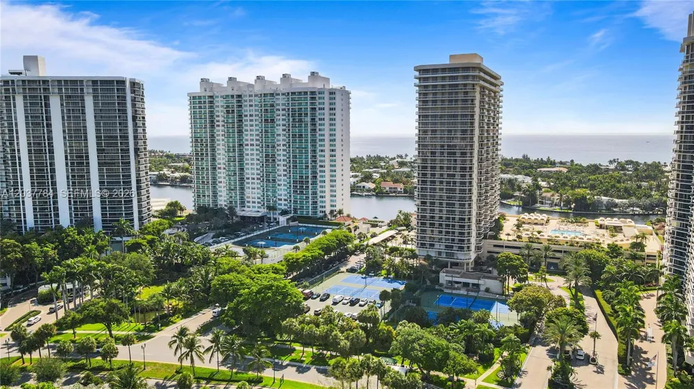 20191 E Country Club Dr #803 Aventura, FL 33180