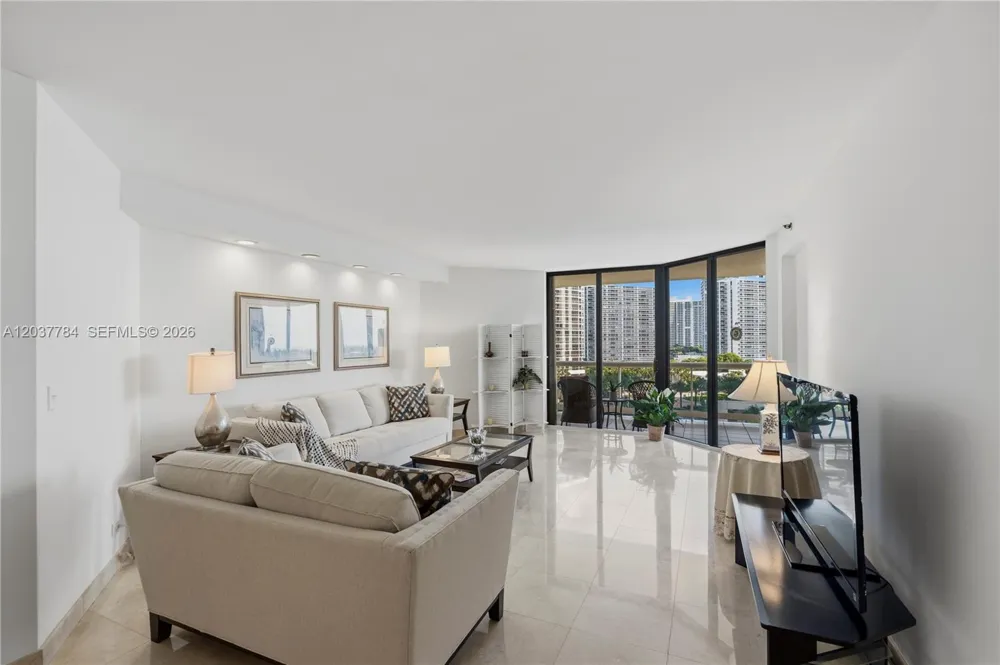 20191 E Country Club Dr #803 Aventura, FL 33180