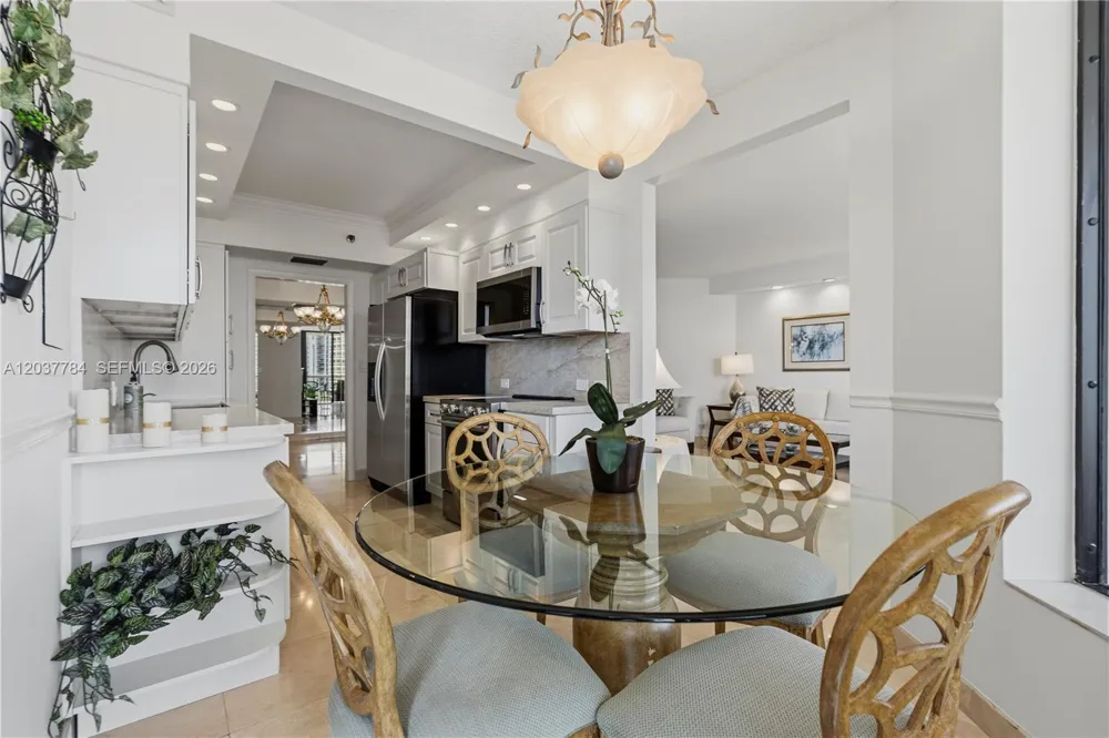 20191 E Country Club Dr #803 Aventura, FL 33180