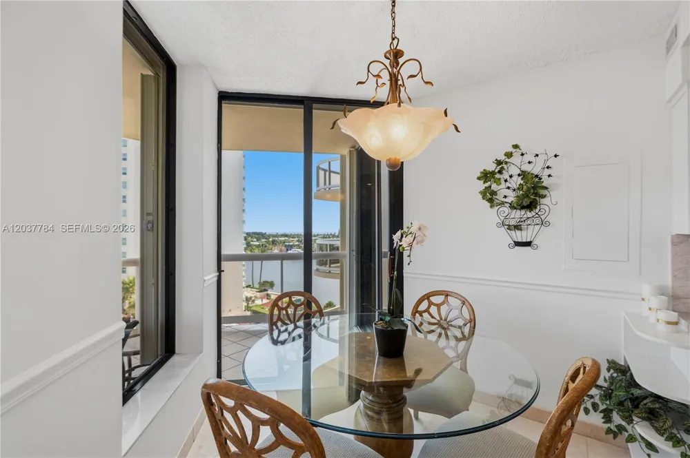 20191 E Country Club Dr #803 Aventura, FL 33180