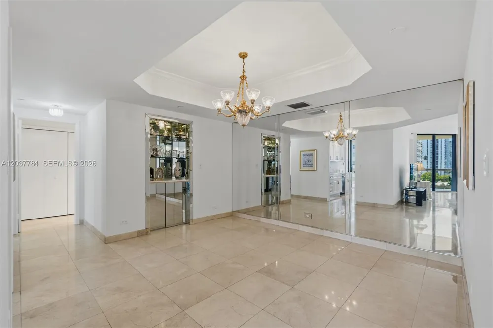 20191 E Country Club Dr #803 Aventura, FL 33180