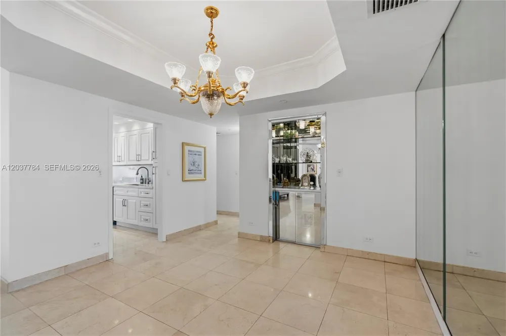 20191 E Country Club Dr #803 Aventura, FL 33180