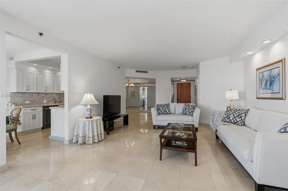 20191 E Country Club Dr #803 Aventura, FL 33180