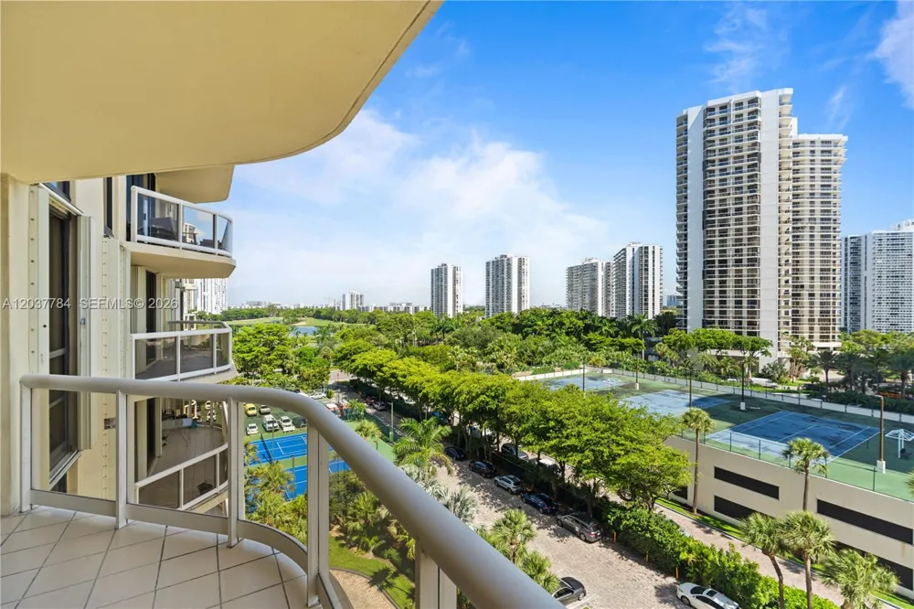 20191 E Country Club Dr #803 Aventura, FL 33180
