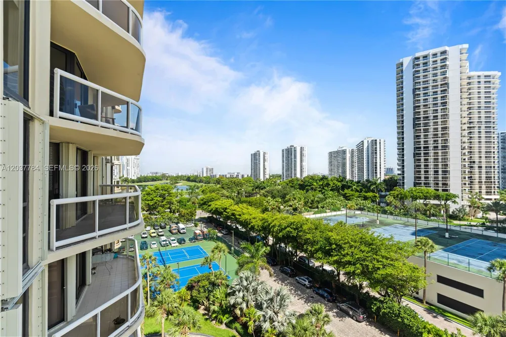 20191 E Country Club Dr #803 Aventura, FL 33180