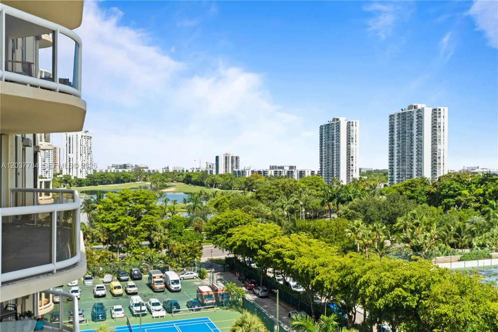 20191 E Country Club Dr #803 Aventura, FL 33180