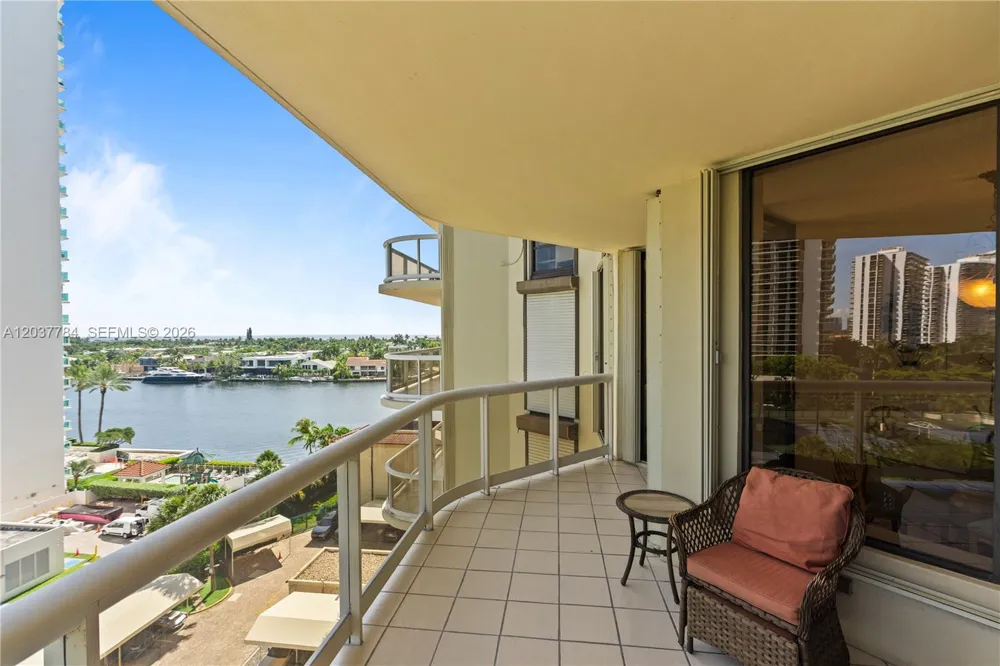 20191 E Country Club Dr #803 Aventura, FL 33180