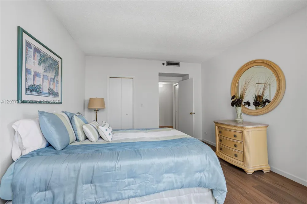 20191 E Country Club Dr #803 Aventura, FL 33180