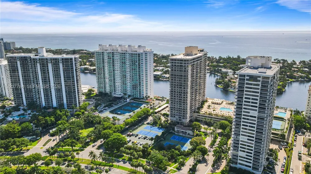 20191 E Country Club Dr #803 Aventura, FL 33180