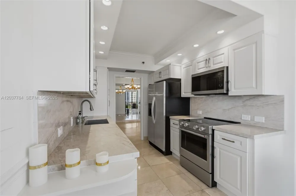 20191 E Country Club Dr #803 Aventura, FL 33180