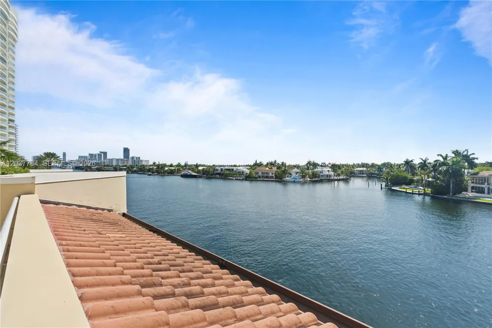 20191 E Country Club Dr #803 Aventura, FL 33180