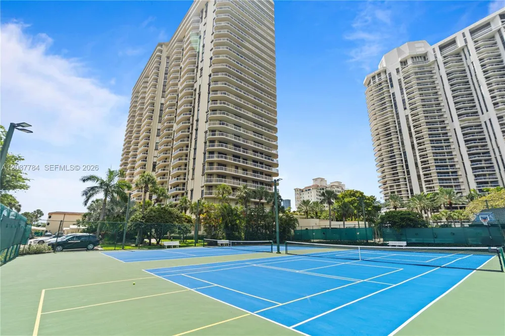 20191 E Country Club Dr #803 Aventura, FL 33180