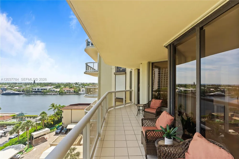 20191 E Country Club Dr #803 Aventura, FL 33180