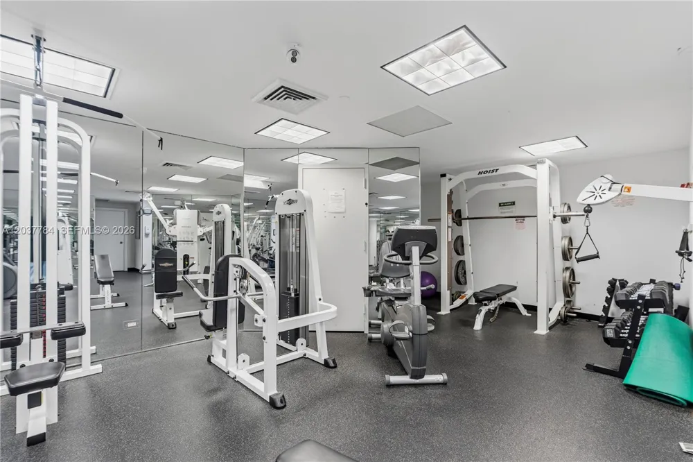 20191 E Country Club Dr #803 Aventura, FL 33180