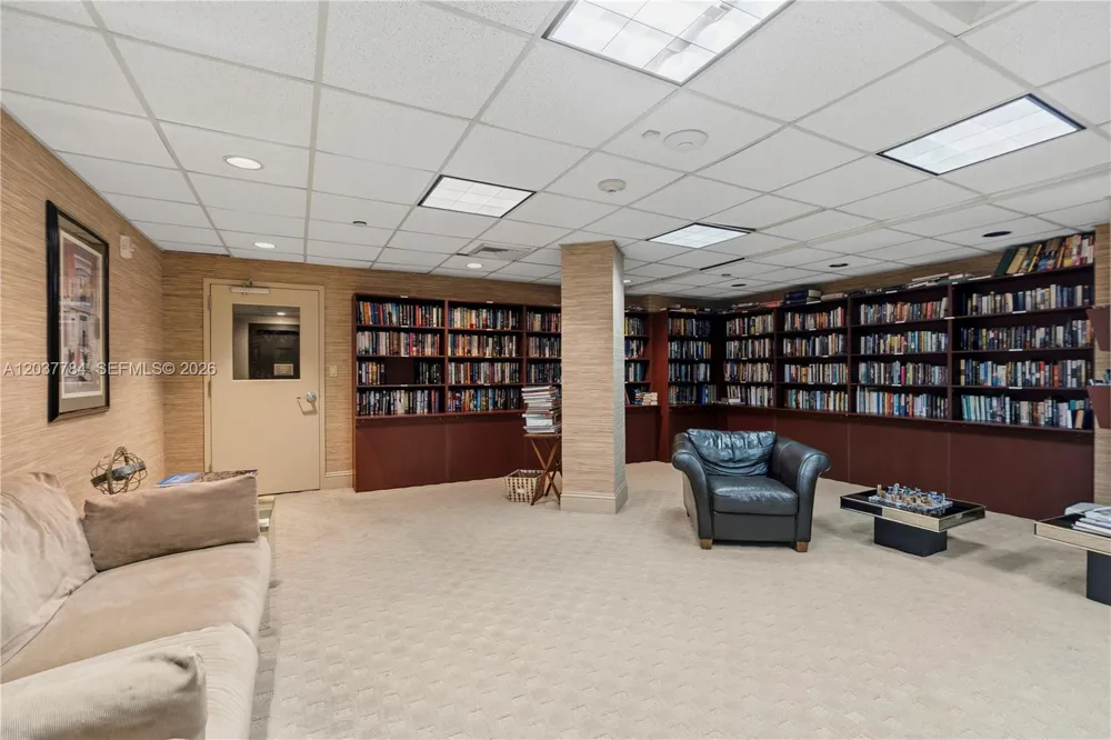 20191 E Country Club Dr #803 Aventura, FL 33180