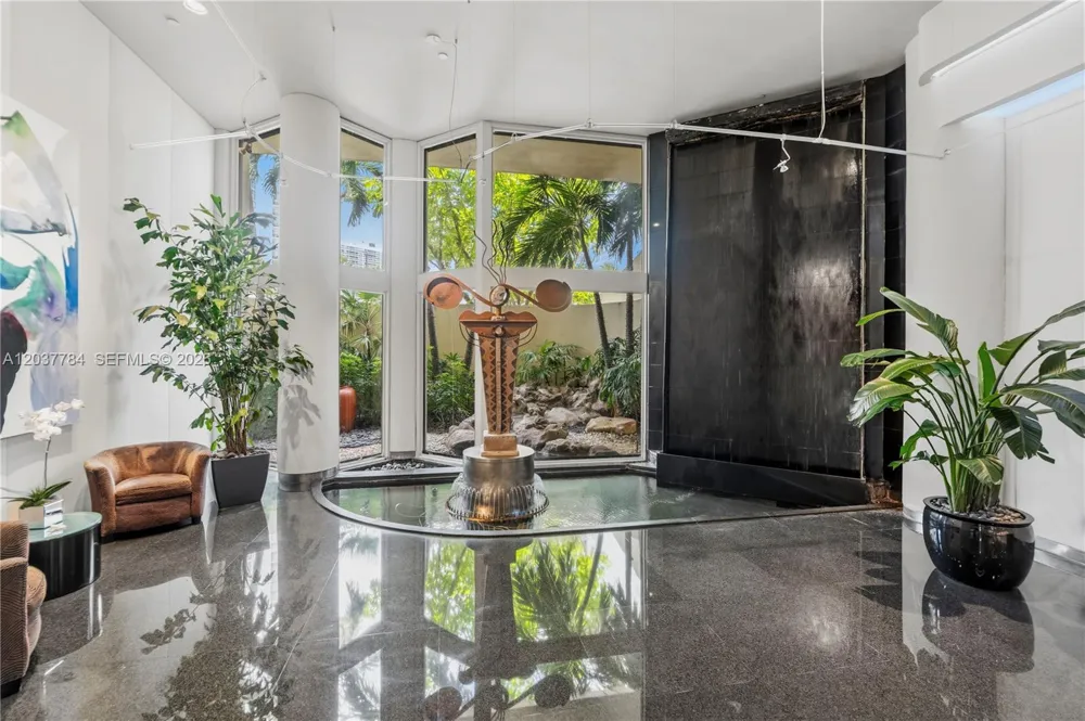 20191 E Country Club Dr #803 Aventura, FL 33180