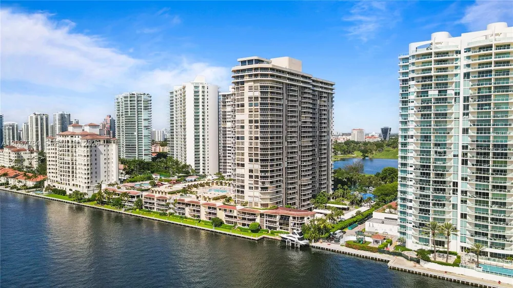 20191 E Country Club Dr #803 Aventura, FL 33180