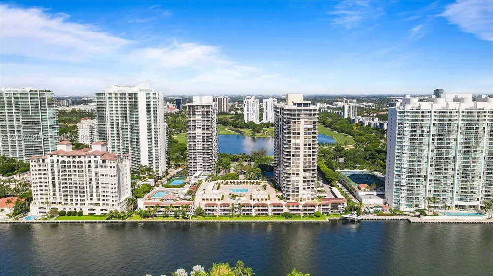 20191 E Country Club Dr #803 Aventura, FL 33180