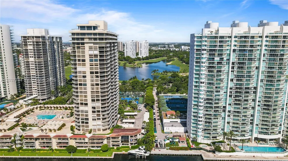 20191 E Country Club Dr #803 Aventura, FL 33180