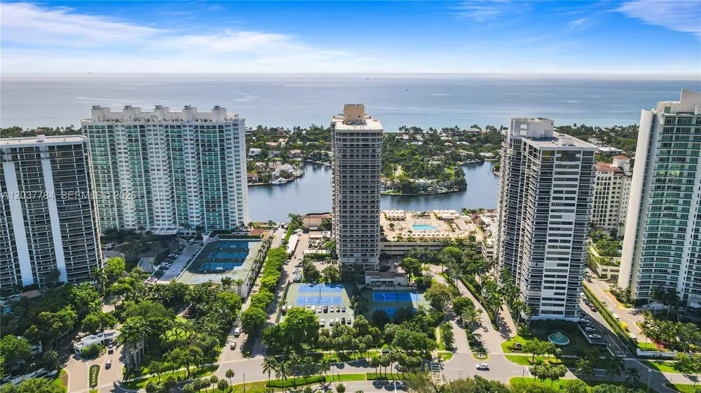 20191 E Country Club Dr #803 Aventura, FL 33180