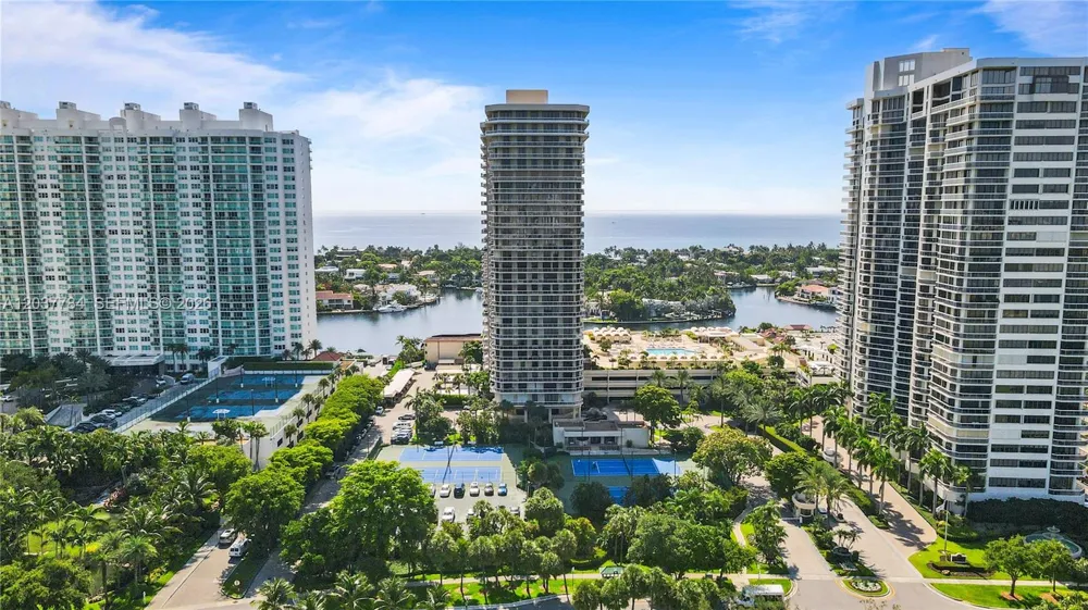 20191 E Country Club Dr #803 Aventura, FL 33180