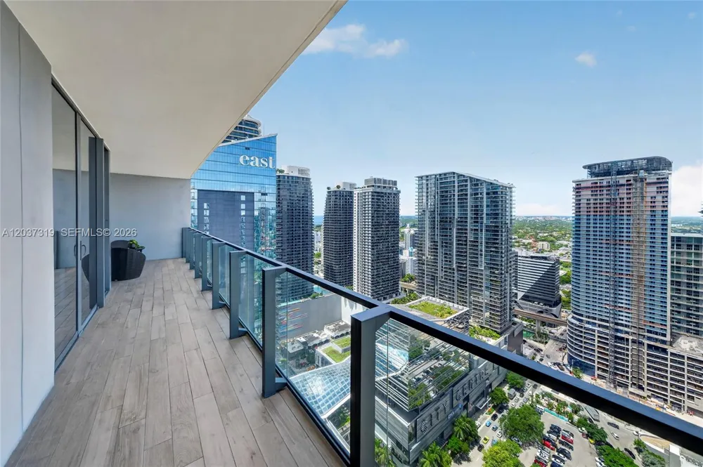 68 SE 6th St #3506 Miami, FL 33131