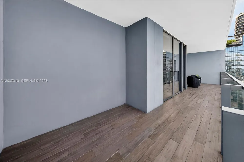 68 SE 6th St #3506 Miami, FL 33131