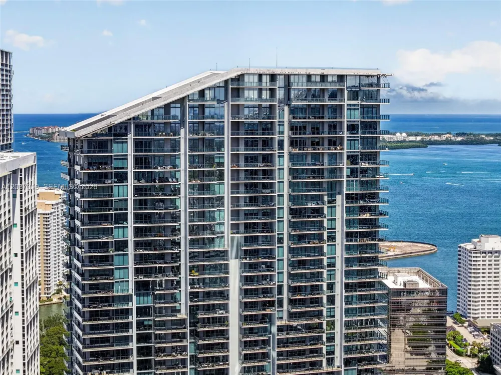 68 SE 6th St #3506 Miami, FL 33131
