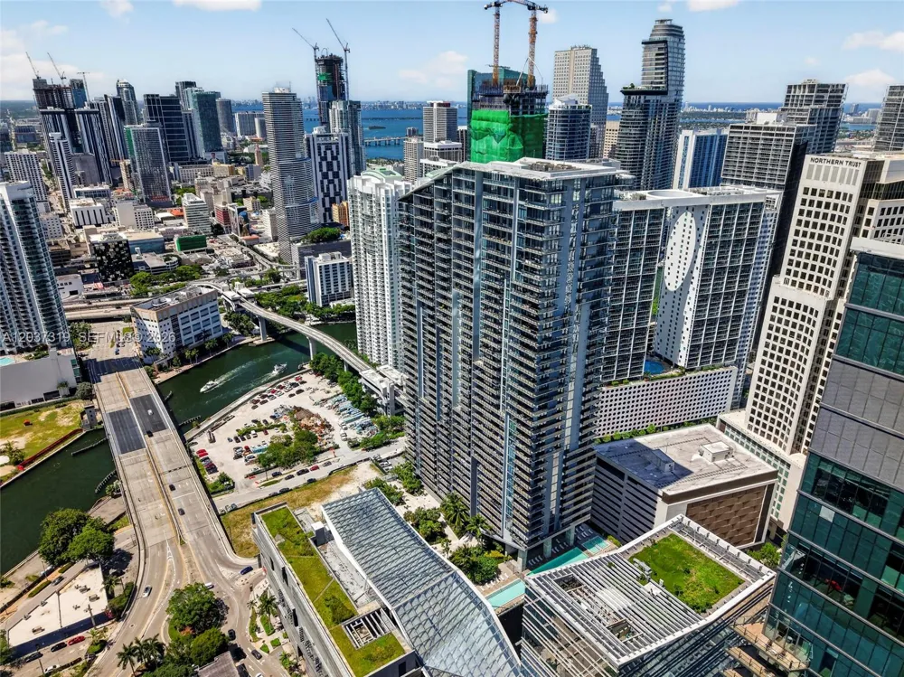 68 SE 6th St #3506 Miami, FL 33131