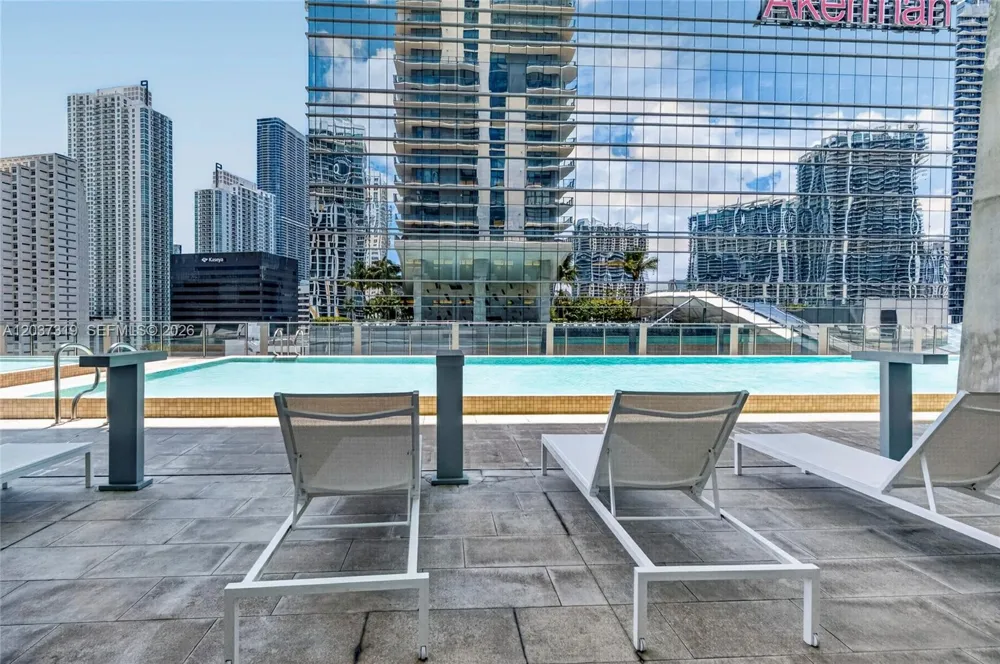 68 SE 6th St #3506 Miami, FL 33131