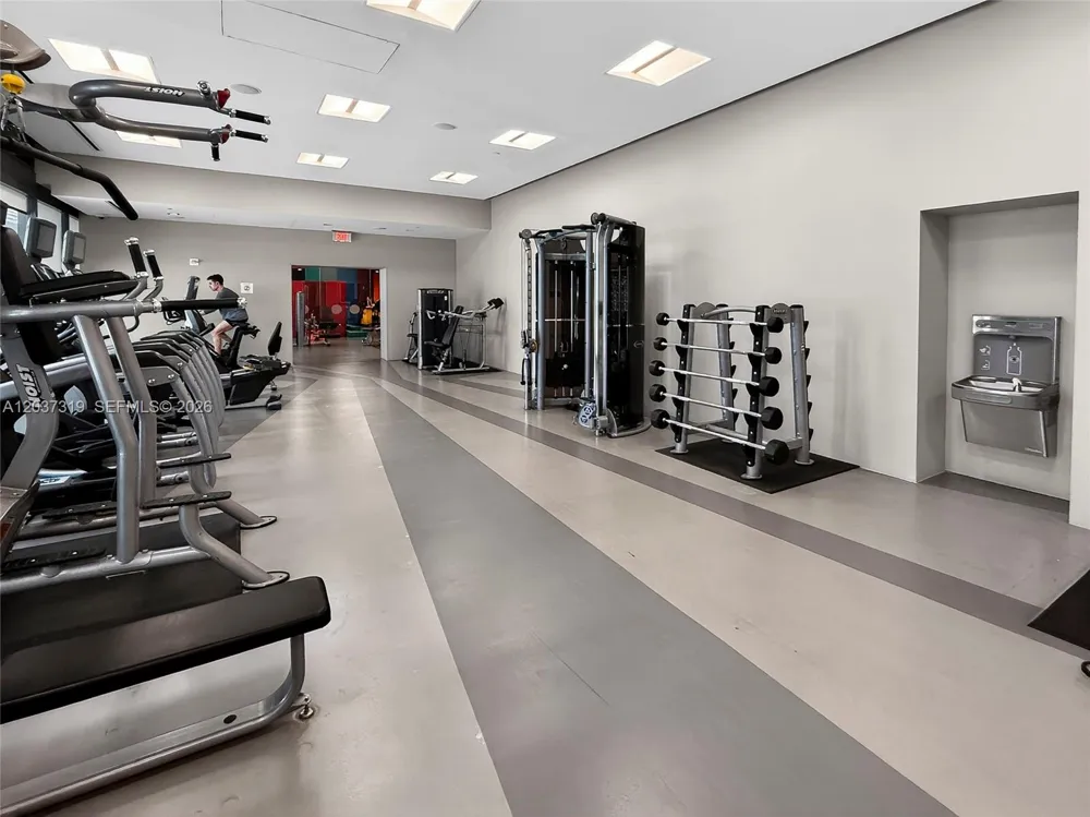 68 SE 6th St #3506 Miami, FL 33131