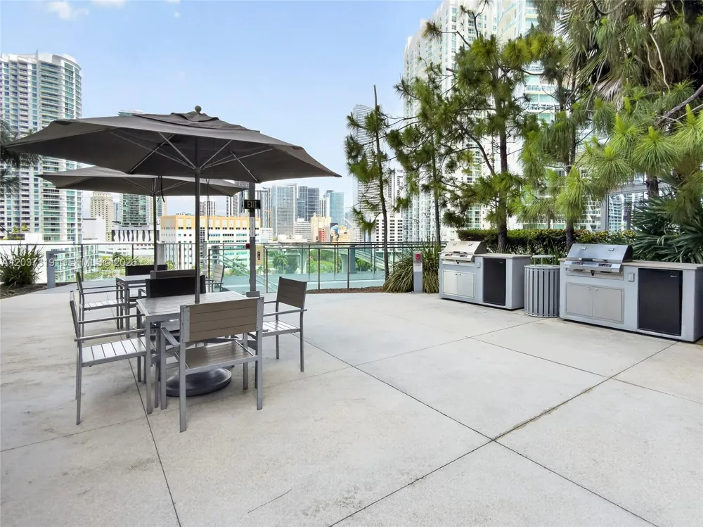 68 SE 6th St #3506 Miami, FL 33131