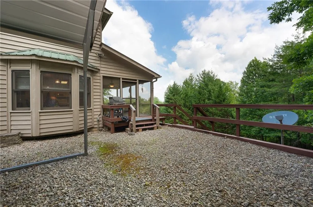 250 Summit Drive Blairsville, GA 30512
