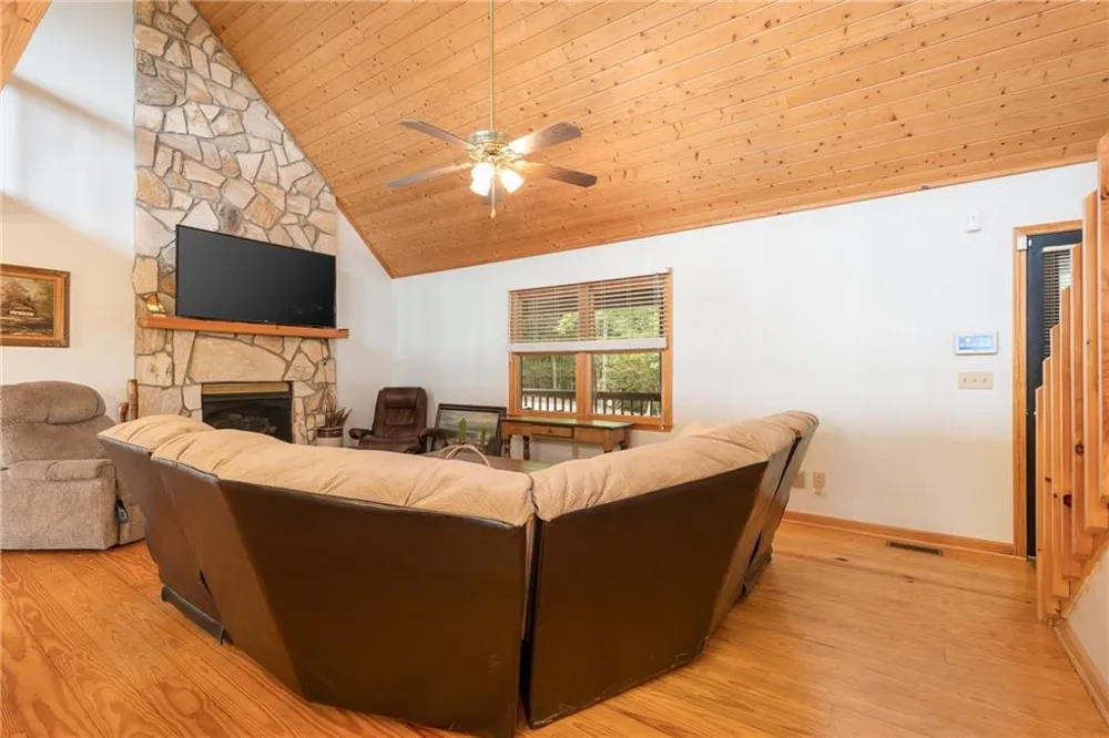 250 Summit Drive Blairsville, GA 30512