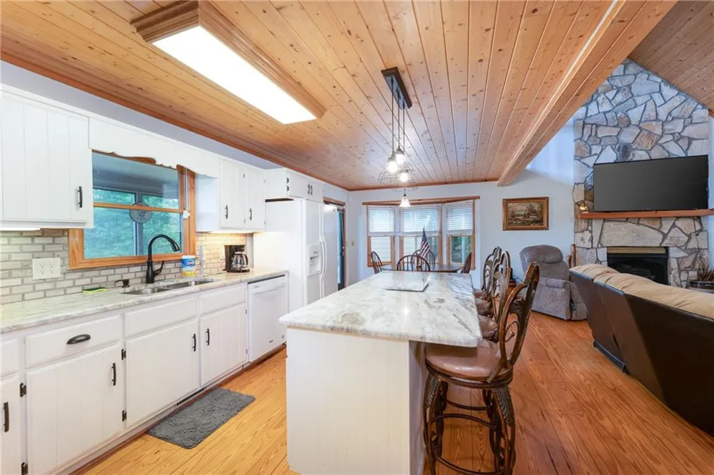 250 Summit Drive Blairsville, GA 30512