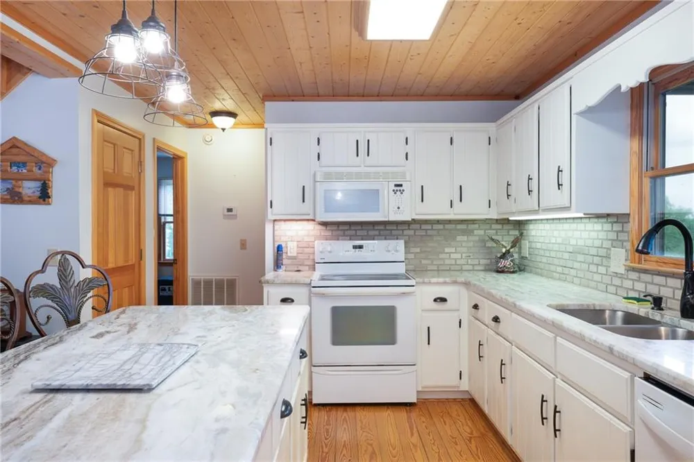 250 Summit Drive Blairsville, GA 30512