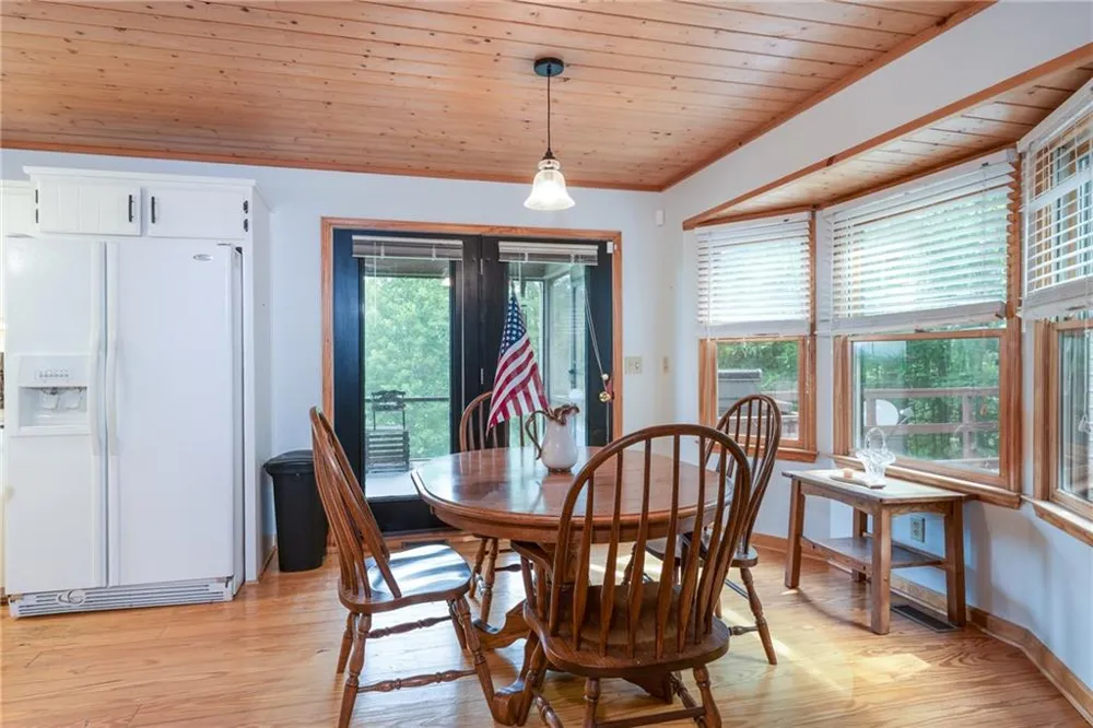 250 Summit Drive Blairsville, GA 30512