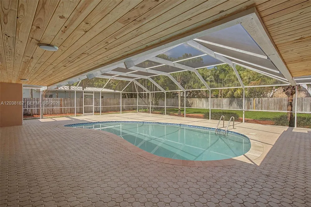16842 SW 79 Place Palmetto Bay, FL 33157