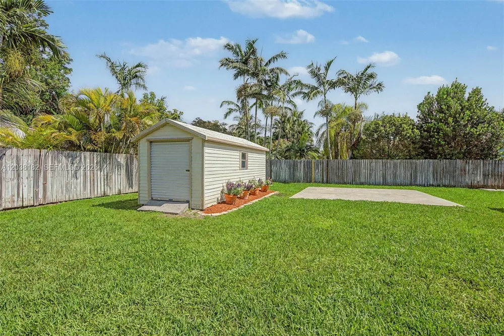 16842 SW 79 Place Palmetto Bay, FL 33157