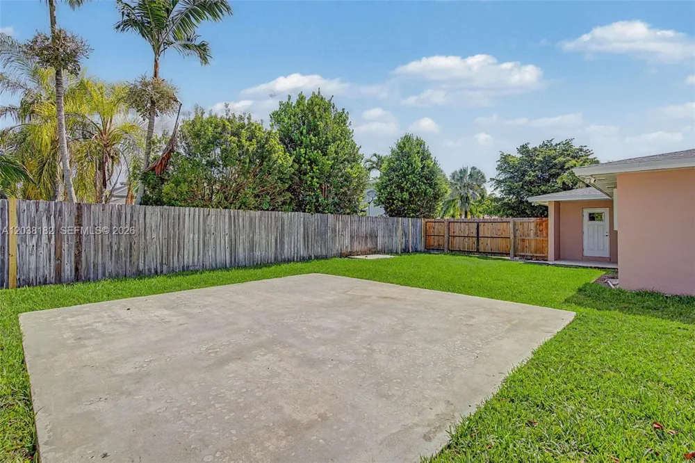 16842 SW 79 Place Palmetto Bay, FL 33157