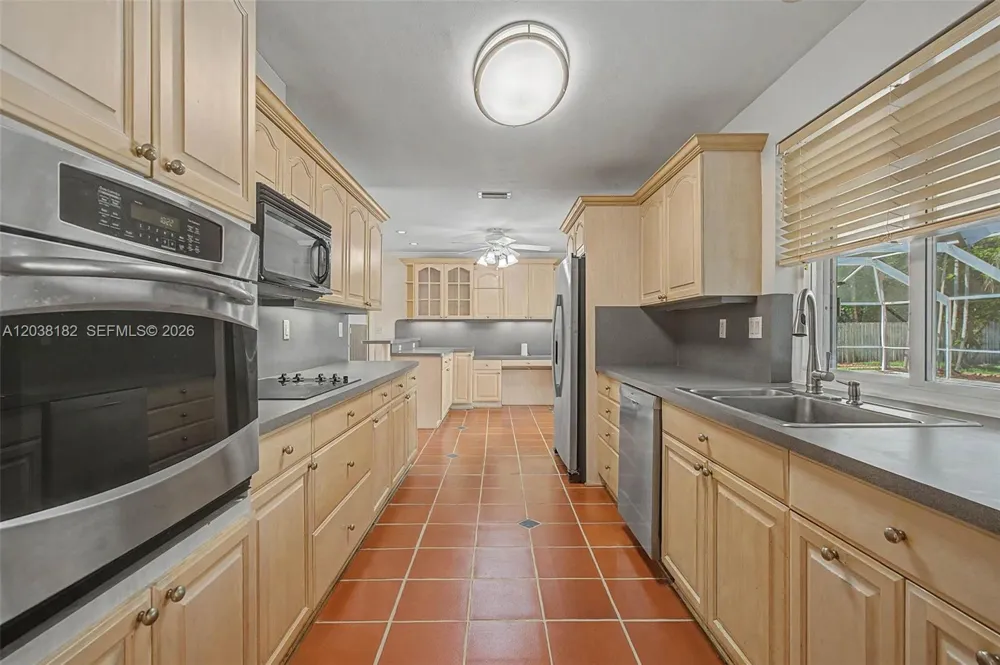 16842 SW 79 Place Palmetto Bay, FL 33157