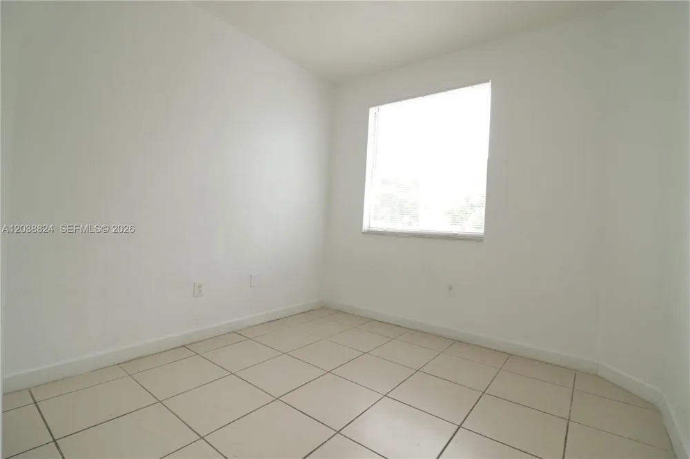 1568 SE 26th St #206 Homestead, FL 33035