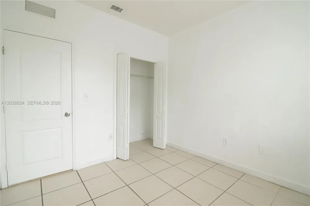 1568 SE 26th St #206 Homestead, FL 33035