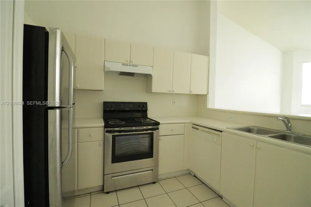 1568 SE 26th St #206 Homestead, FL 33035