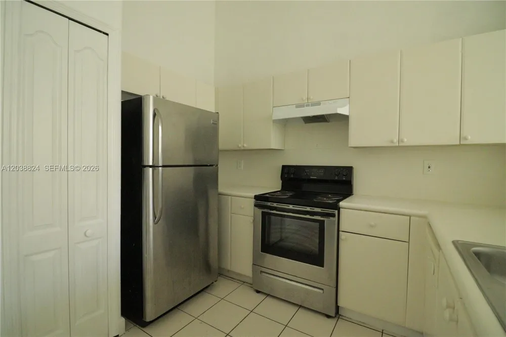 1568 SE 26th St #206 Homestead, FL 33035