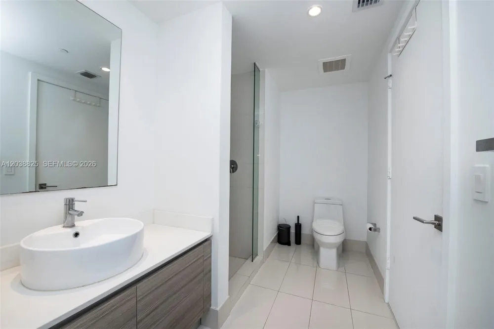 121 NE 34th St #1111 Miami, FL 33137