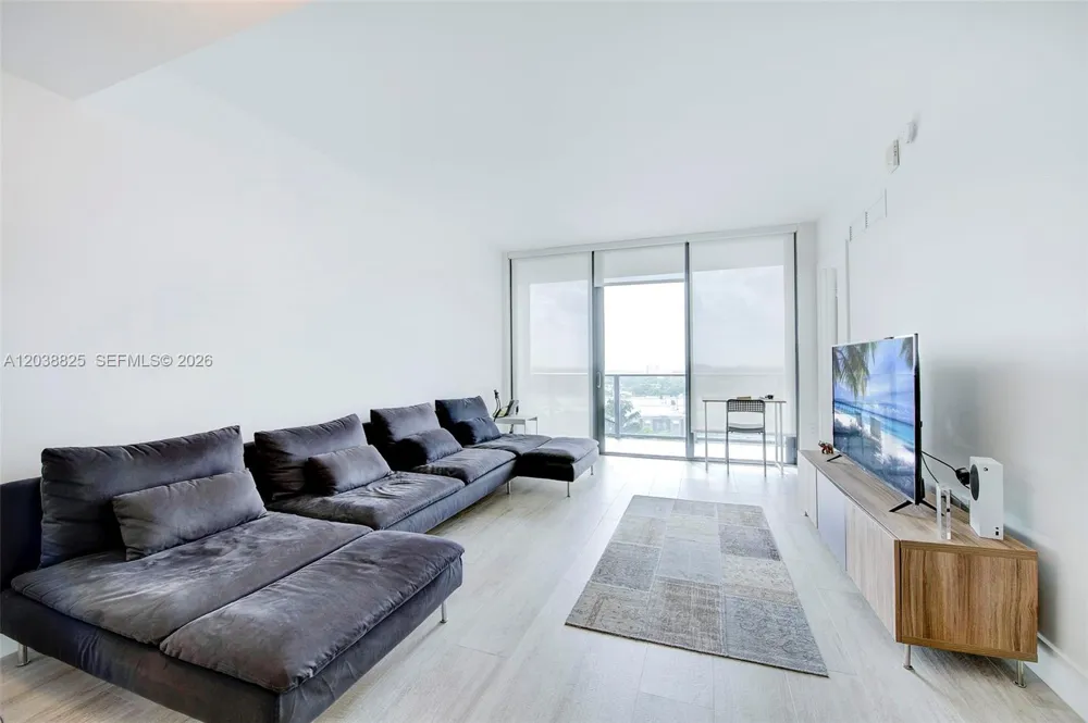 121 NE 34th St #1111 Miami, FL 33137