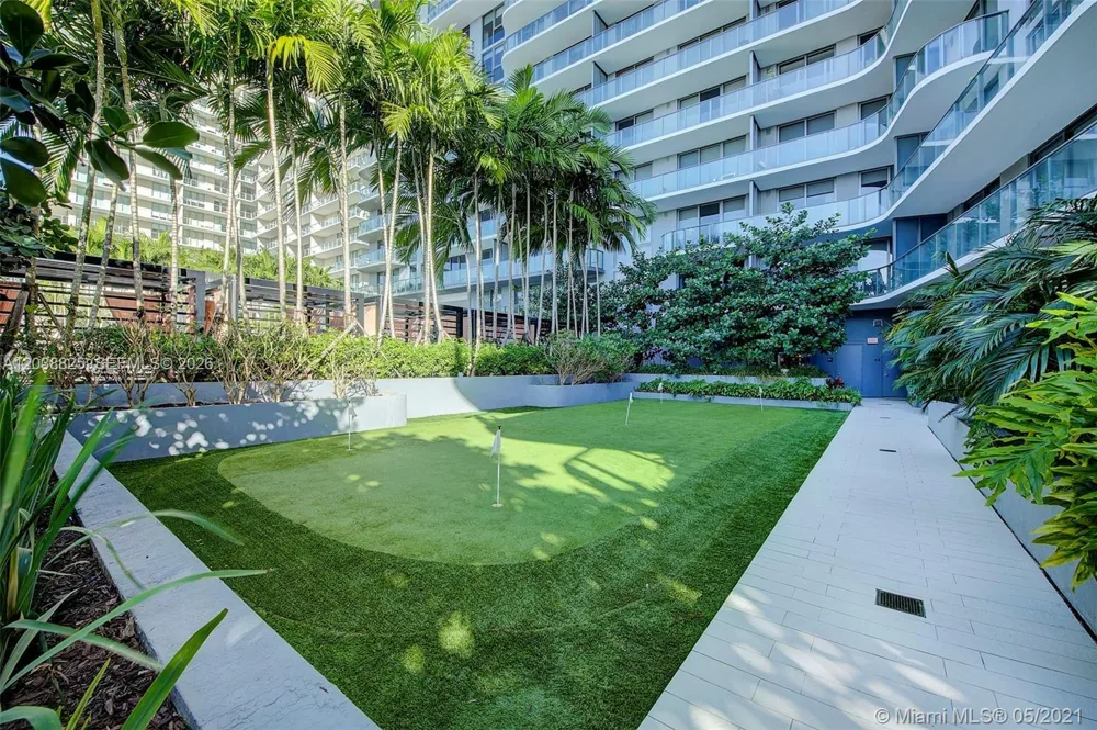121 NE 34th St #1111 Miami, FL 33137