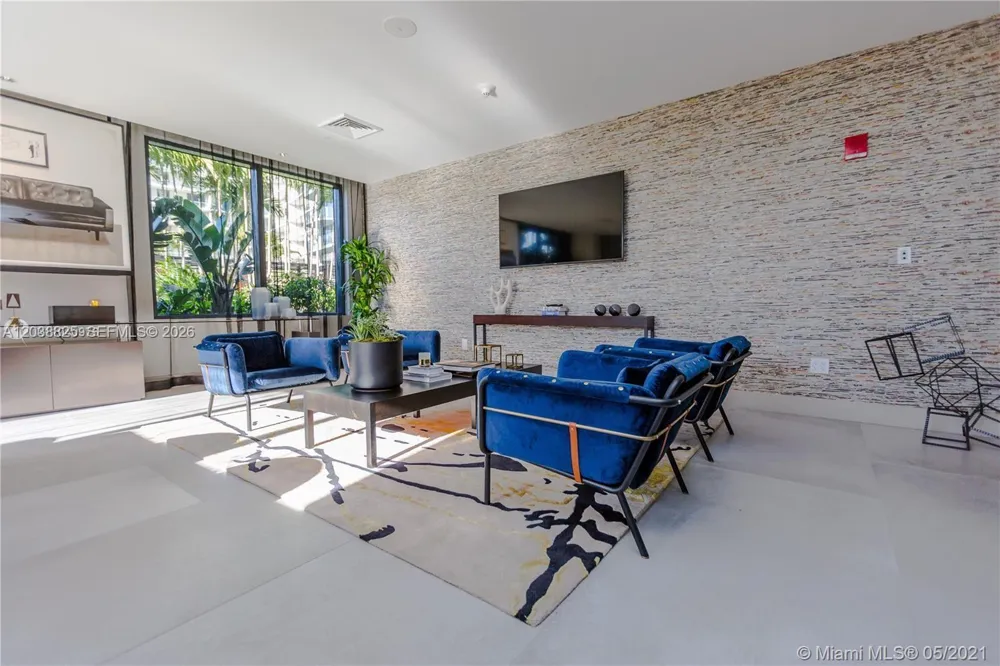 121 NE 34th St #1111 Miami, FL 33137
